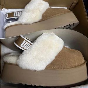 UGG Platform Funkette Slippers | Women’s Size 9 | NWT | Chestnut